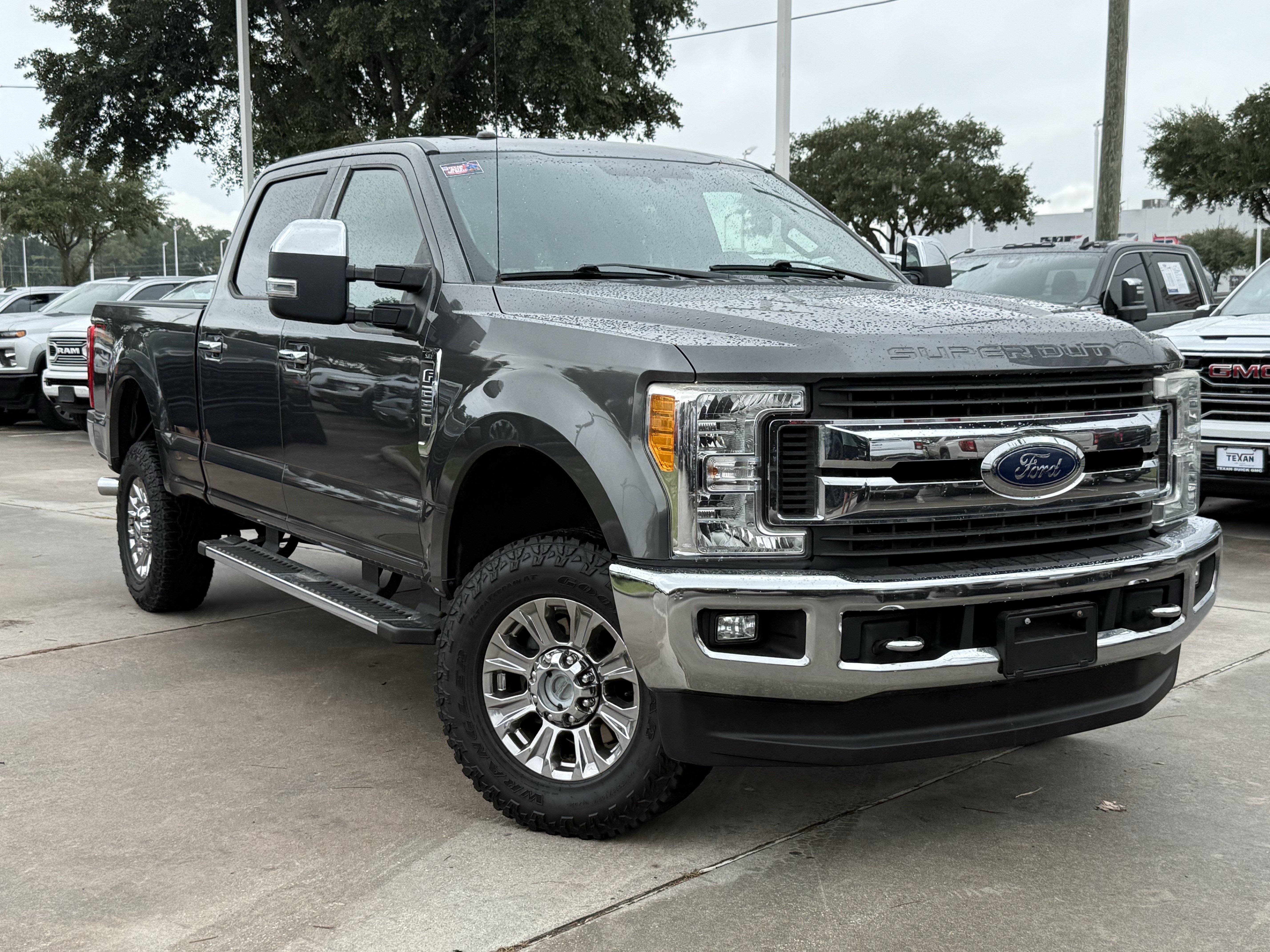 Used 2017 Ford F250 XLT w/ XLT Premium Package AWD/4WD image 2