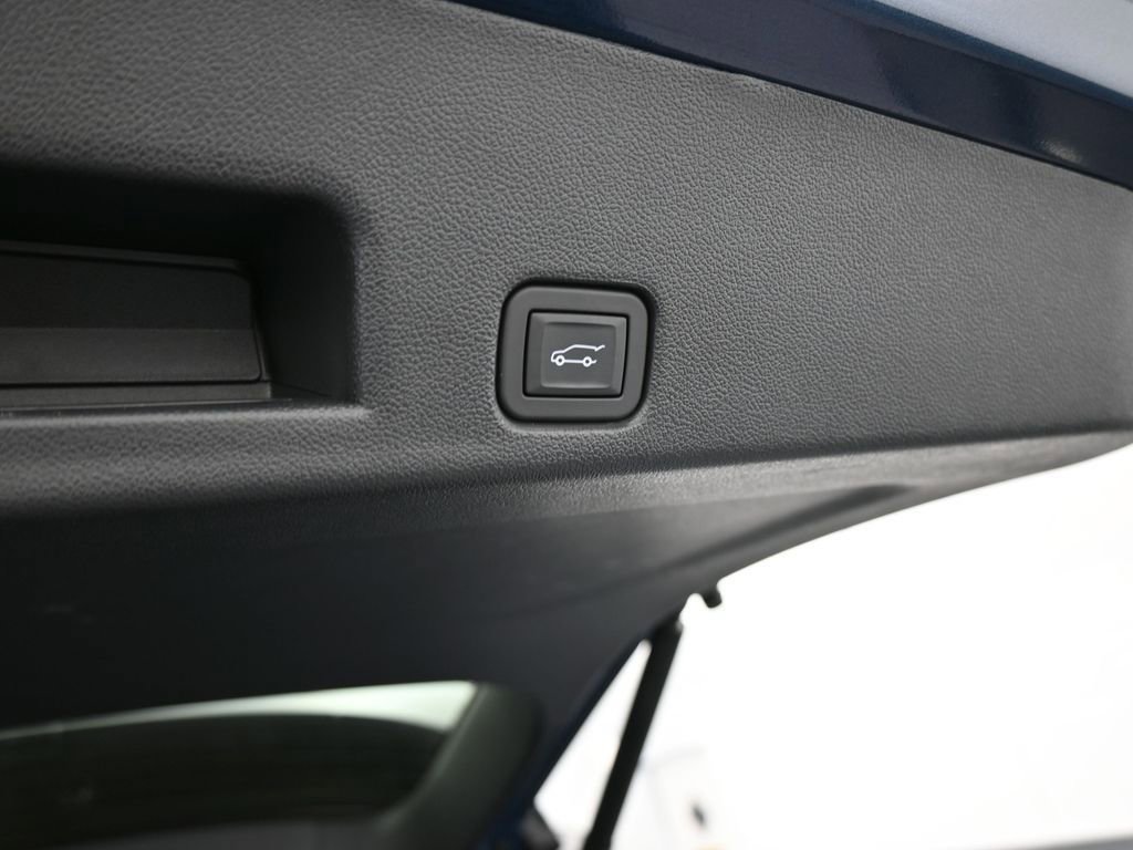 Used 2025 Chevrolet Traverse High Country image 50