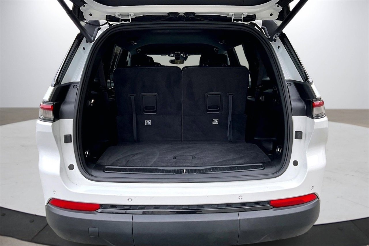 Used 2021 Jeep Grand Cherokee L Laredo image 25