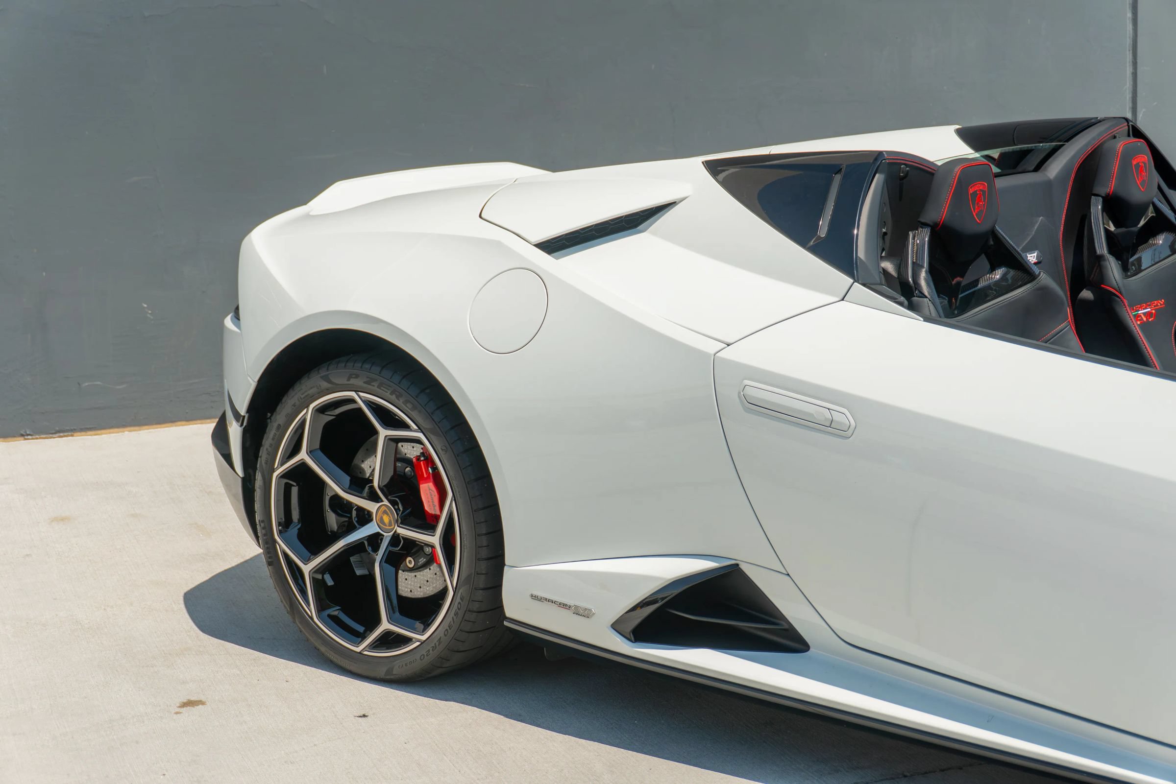 Used 2023 Lamborghini Huracan EVO RWD image 40