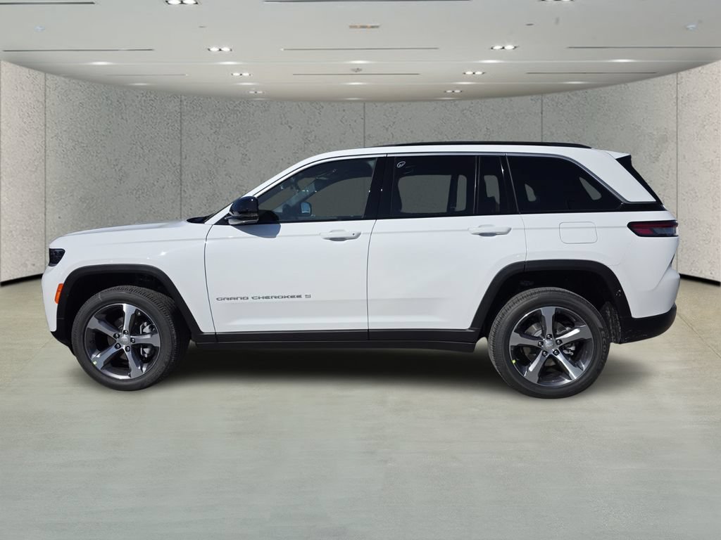 New 2026 Jeep Grand Cherokee Limited RWD image 3