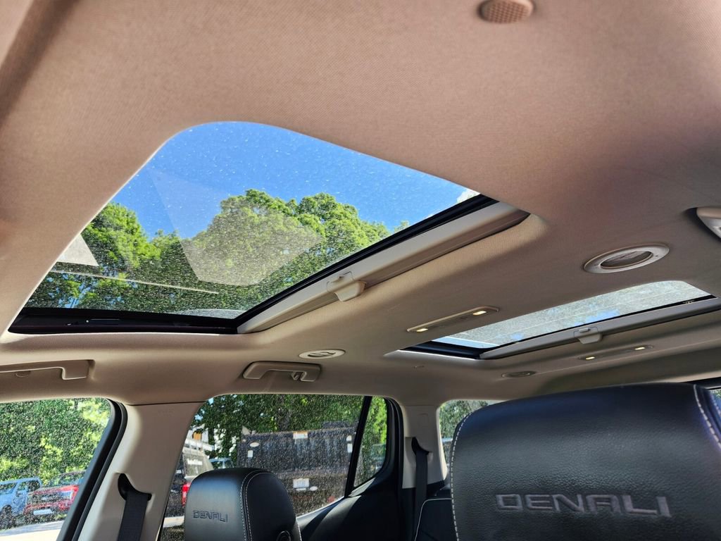 Used 2019 GMC Acadia Denali w/ Technology Package AWD/4WD image 22