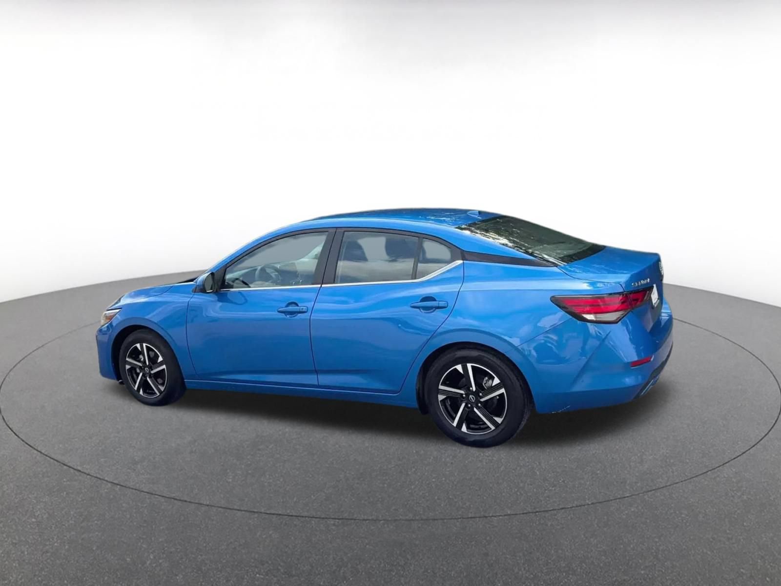 Used 2025 Nissan Sentra SV FWD image 8