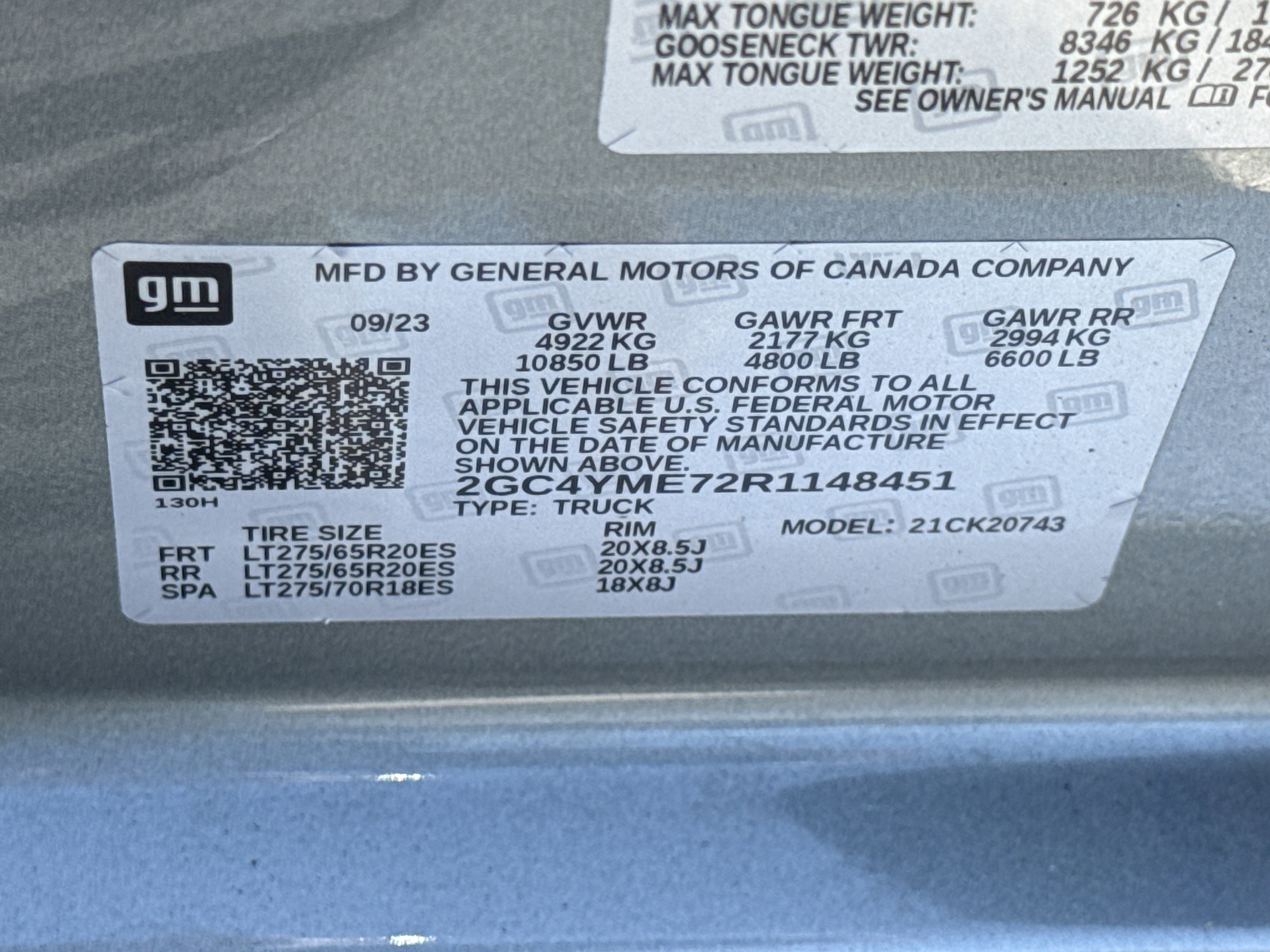 Used 2024 Chevrolet Silverado 2500 Custom w/ Custom Value Package image 3