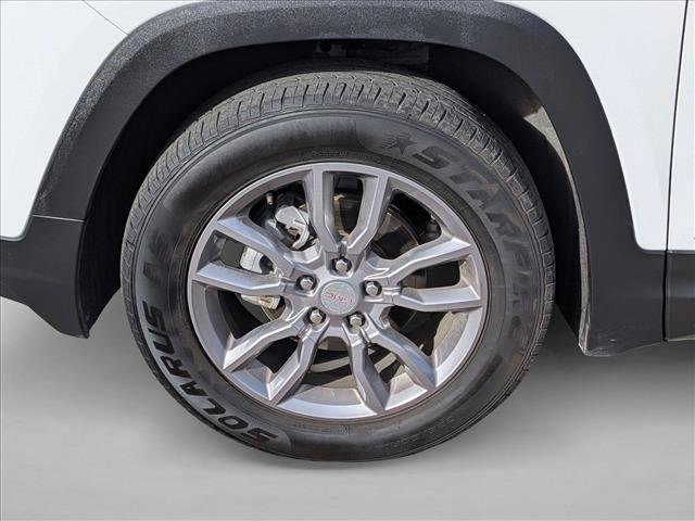 Used 2024 GMC Terrain SLT image 9