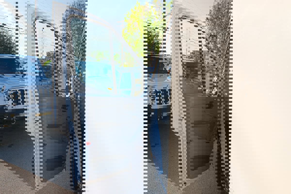 Used 2019 Ford Transit 350 156 DRW image 9