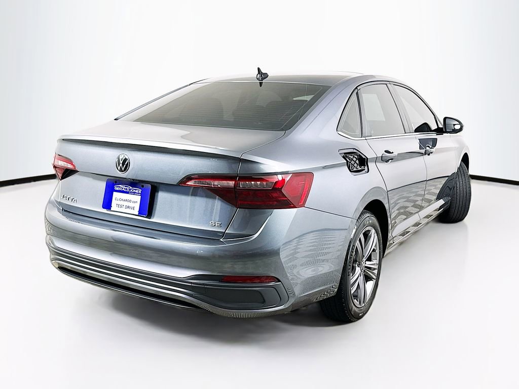 Used 2022 Volkswagen Jetta SE w/ Panoramic Sunroof Package FWD image 7