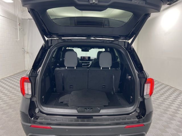 Used 2025 Ford Explorer ST-Line w/ Premium Package image 8