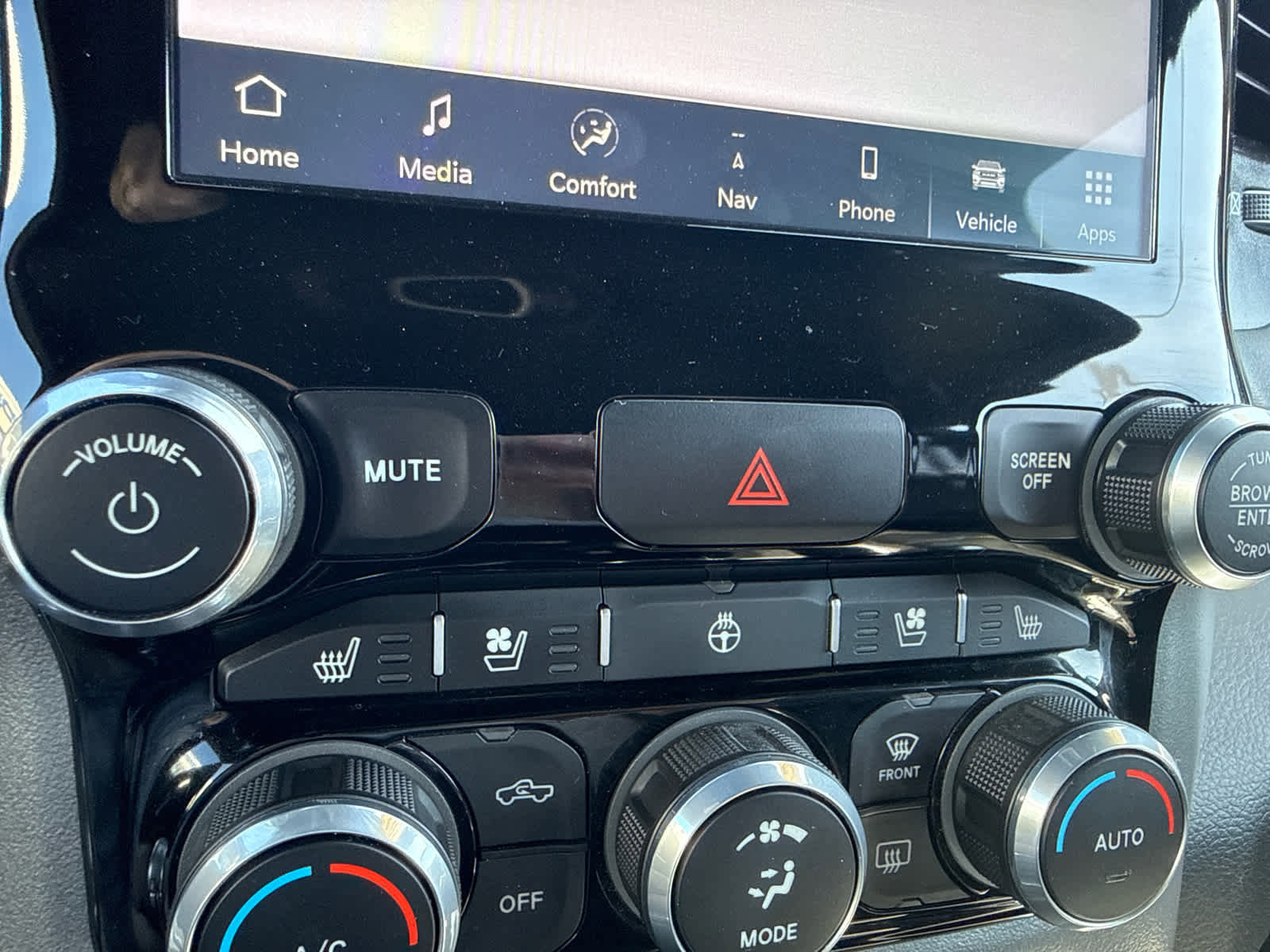 Used 2024 RAM 1500 Laramie image 34