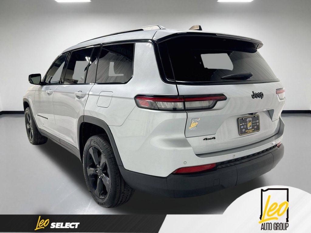 Used 2023 Jeep Grand Cherokee L Laredo AWD/4WD image 10