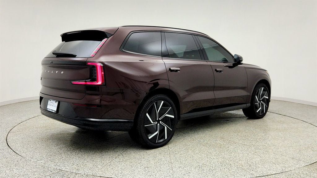 Used 2025 Volvo EX90 Ultra AWD/4WD image 5