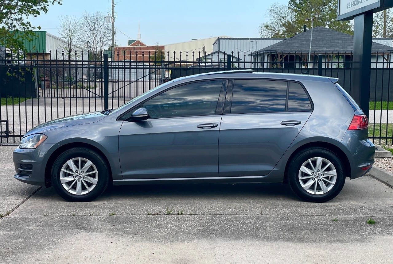 Used 2015 Volkswagen Golf S FWD image 4