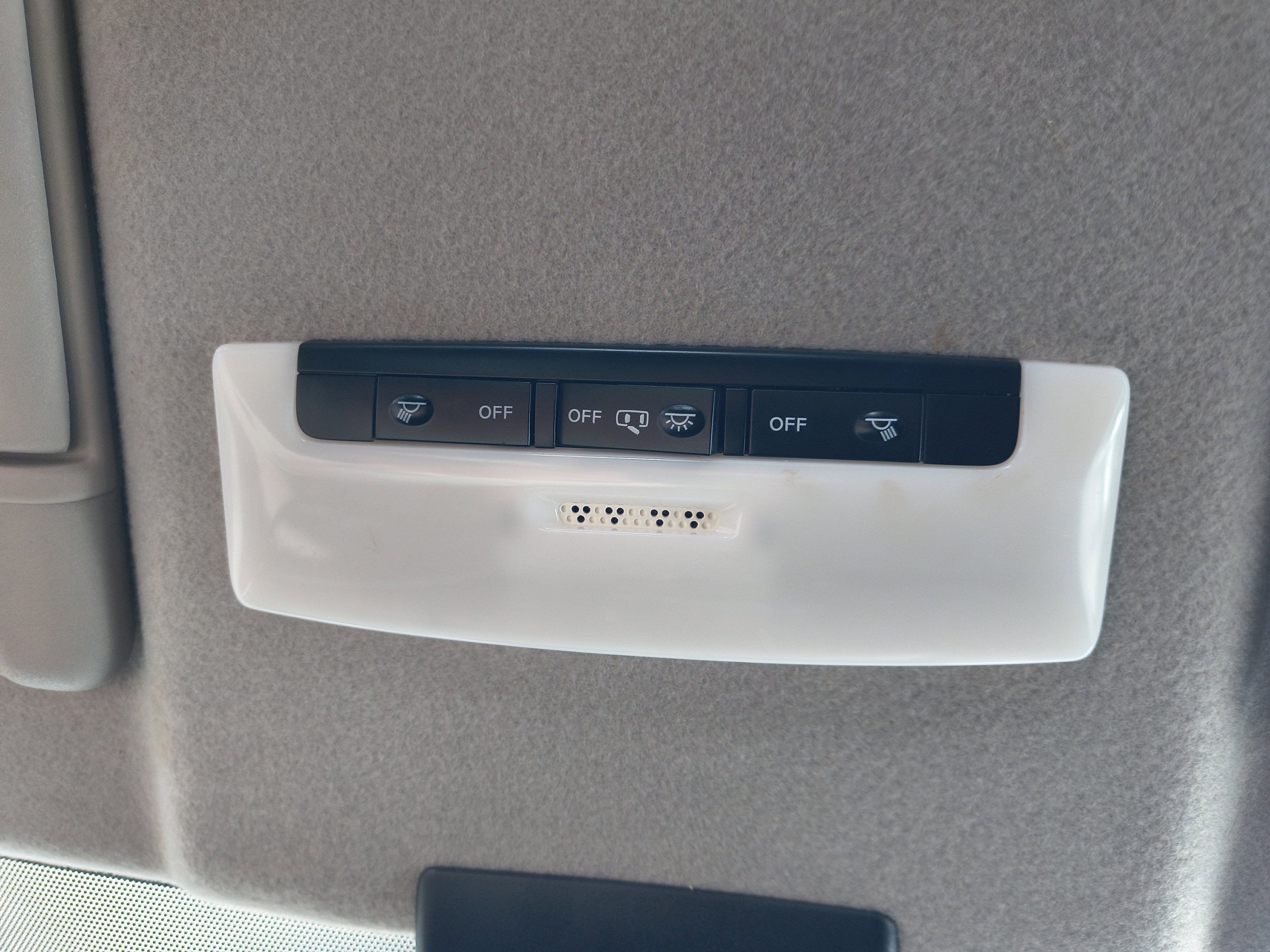 Used 2024 Nissan Kicks S image 23