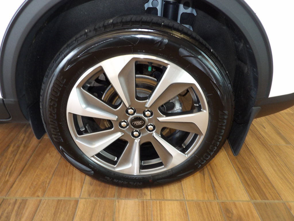 Used 2025 Ford Escape Platinum AWD/4WD image 9