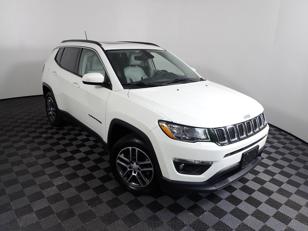 Used 2017 Jeep Compass Latitude w/ Popular Equipment Group AWD/4WD image 9