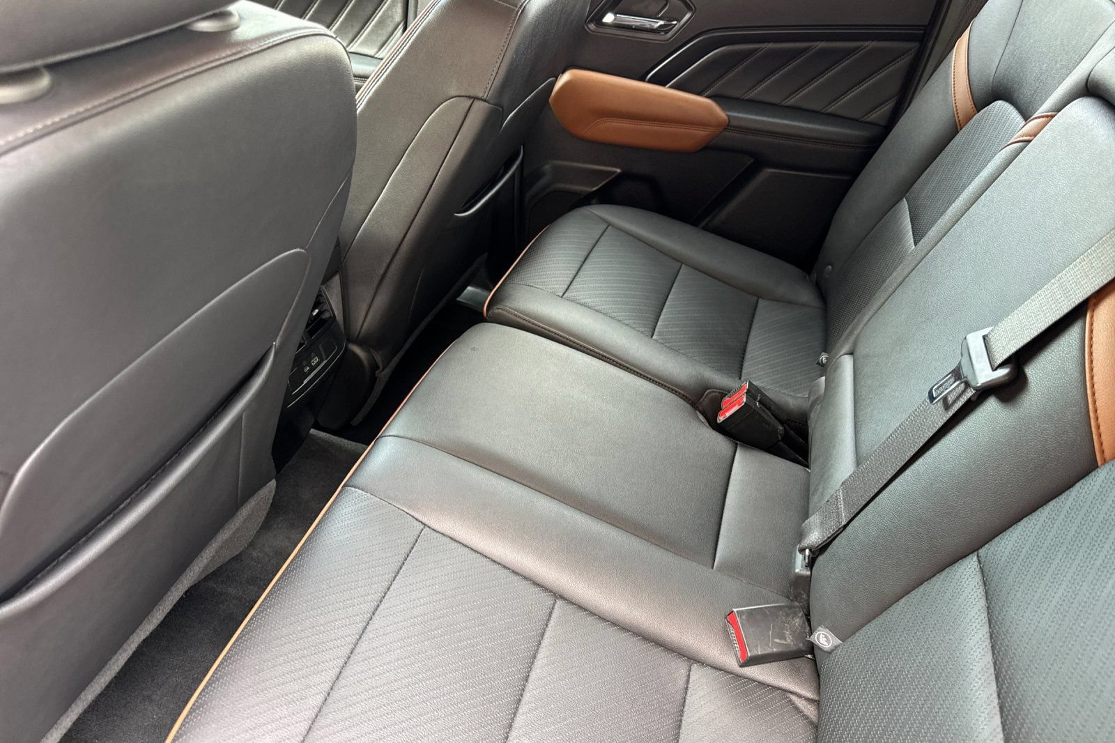 Certified 2023 GMC Canyon AT4 w/ AT4 Premium Package AWD/4WD image 13