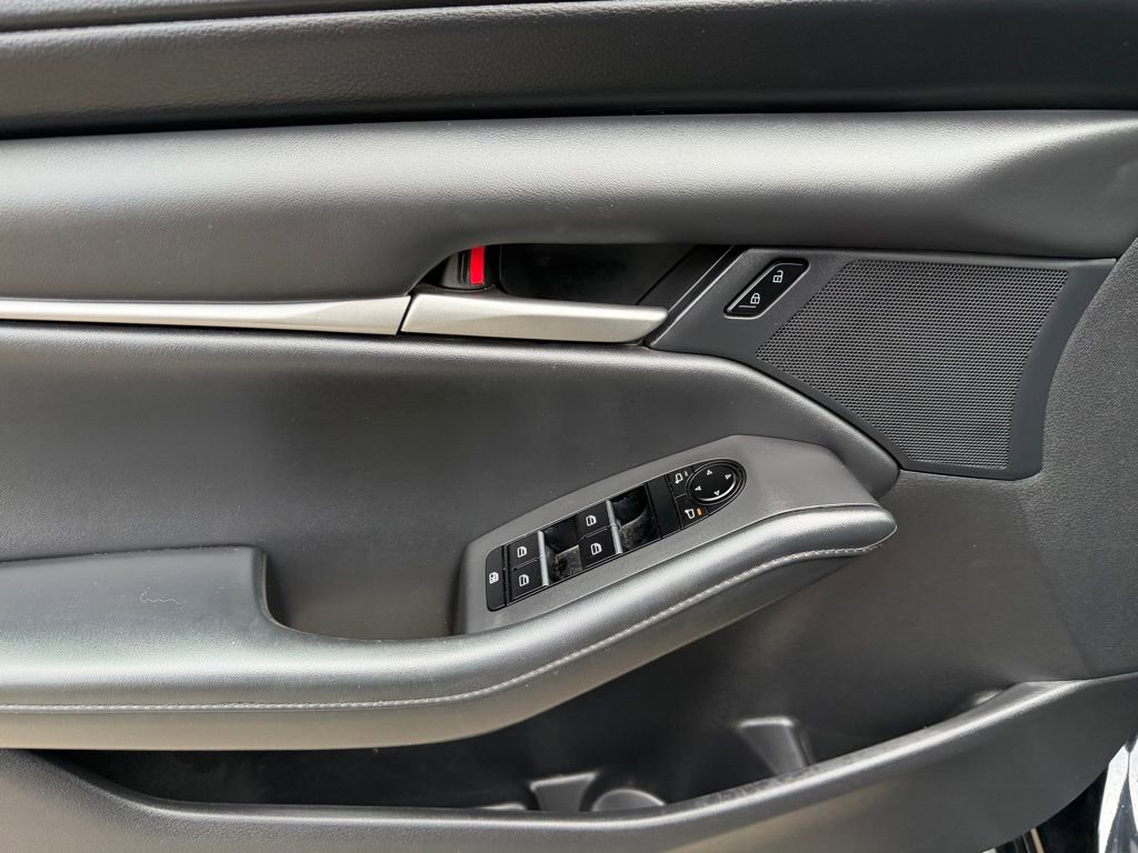 Used 2021 MAZDA MAZDA3 s image 15