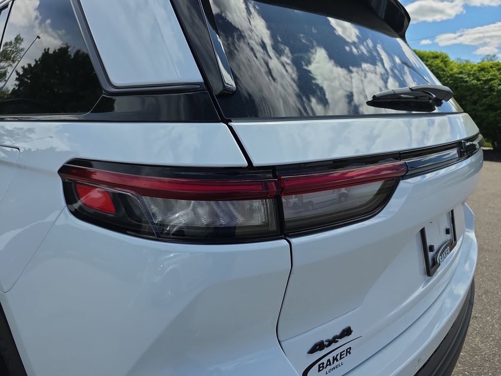 New 2026 Jeep Grand Cherokee Altitude AWD/4WD image 34