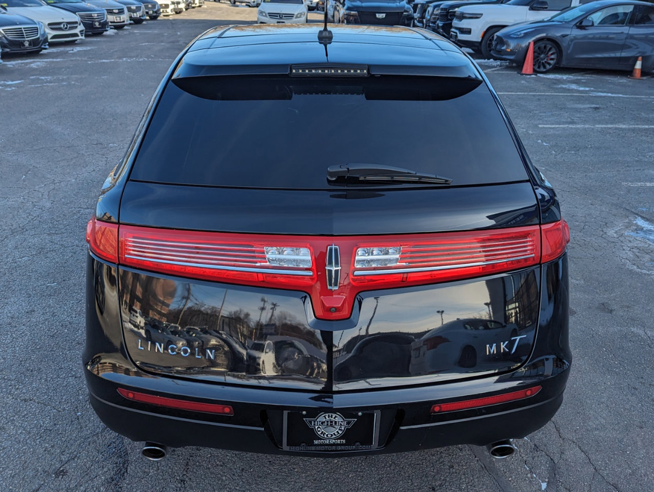 Used 2019 Lincoln MKT AWD image 8