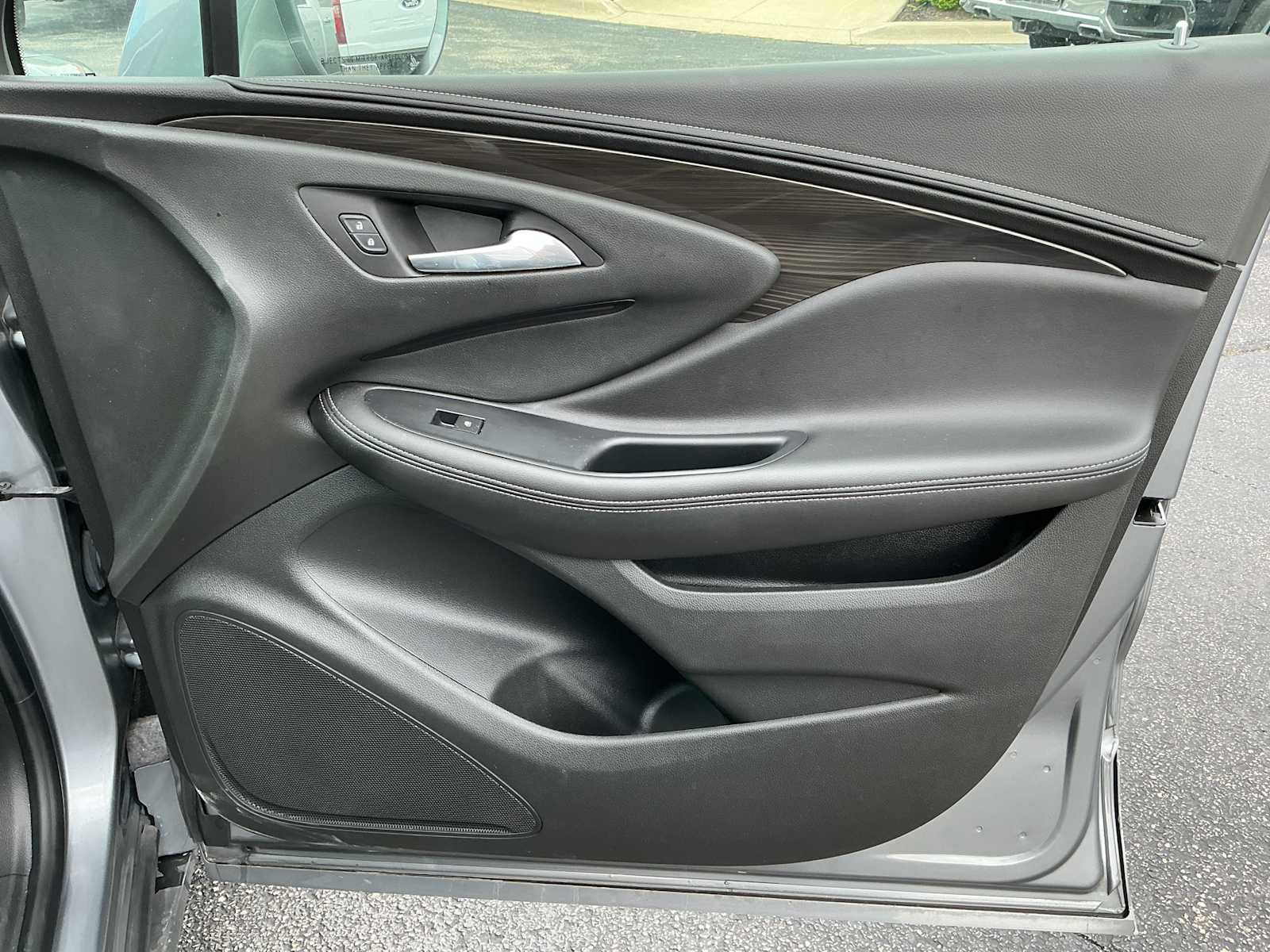 Used 2020 Buick Envision Essence w/ Experience Buick Package FWD image 26