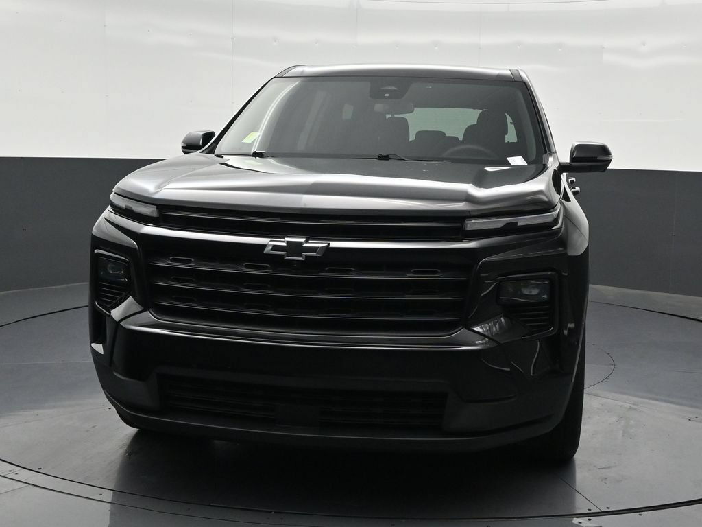 Used 2024 Chevrolet Traverse LS w/ Midnight/Sport Edition FWD image 9