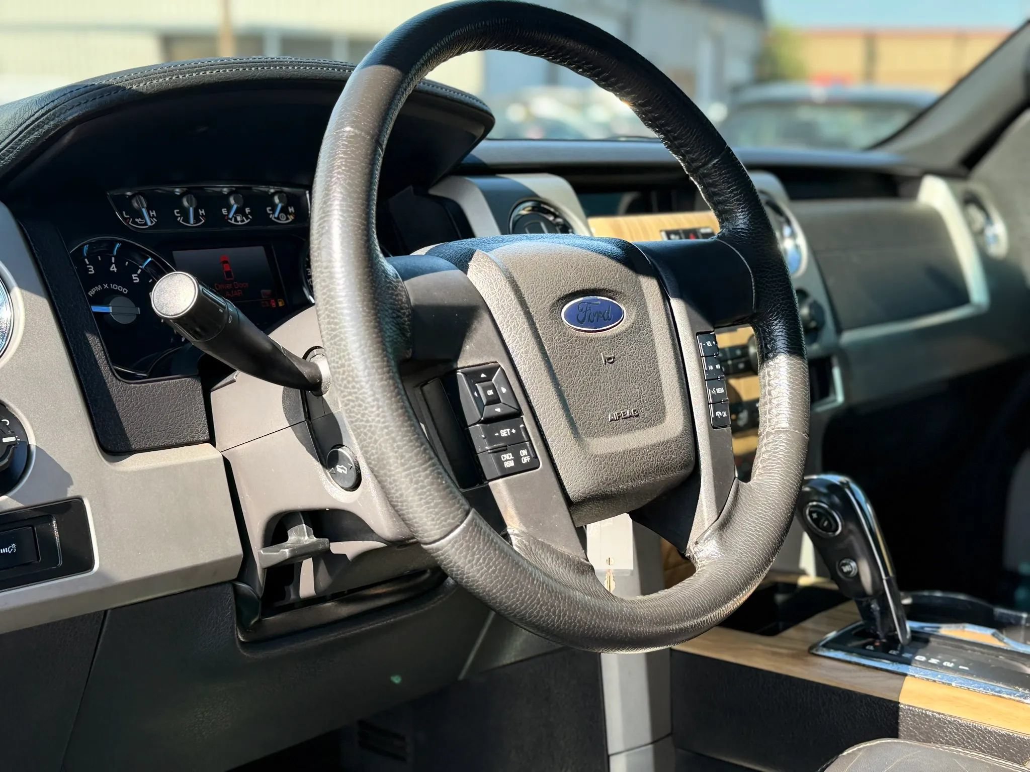 Used 2011 Ford F150 Lariat w/ Lariat Plus Pkg RWD image 13