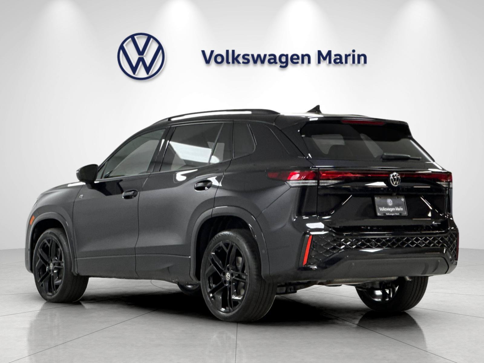New 2026 Volkswagen Tiguan SE R-Line AWD/4WD image 3