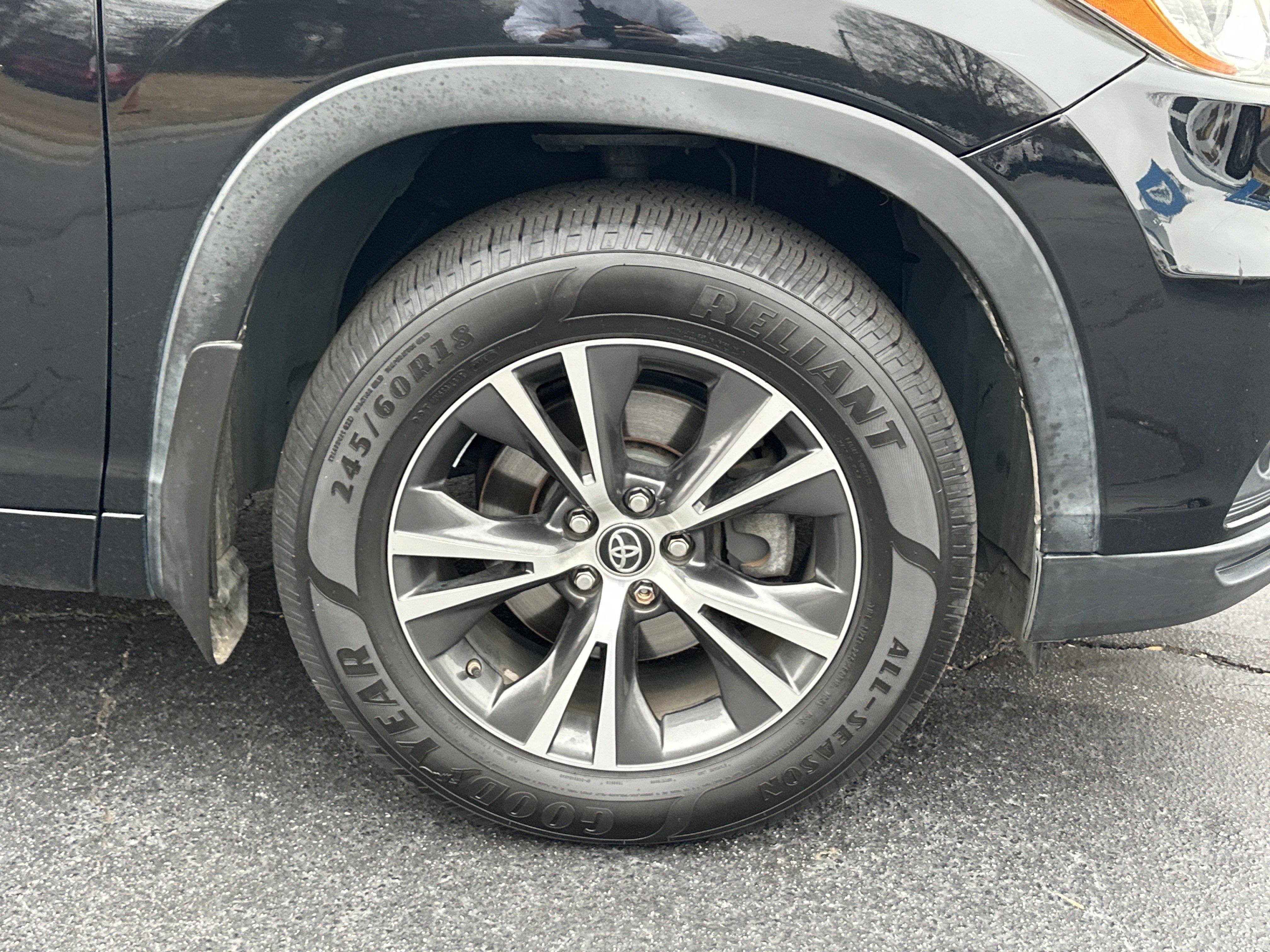 Used 2016 Toyota Highlander XLE image 12