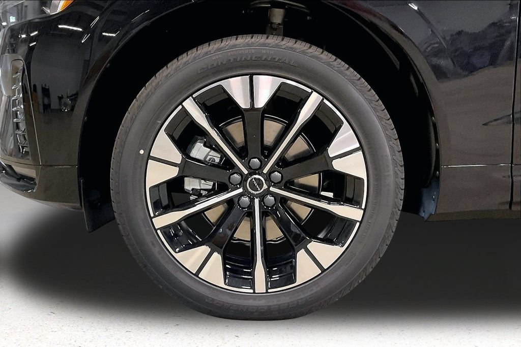 New 2027 Volvo XC60 B5 Plus AWD/4WD image 13