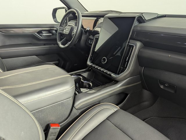 Used 2025 GMC Yukon XL Elevation image 26