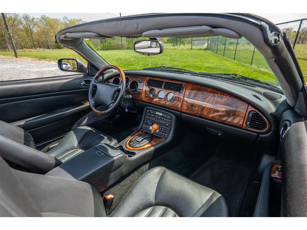 Used 1998 Jaguar XK8 Convertible image 14