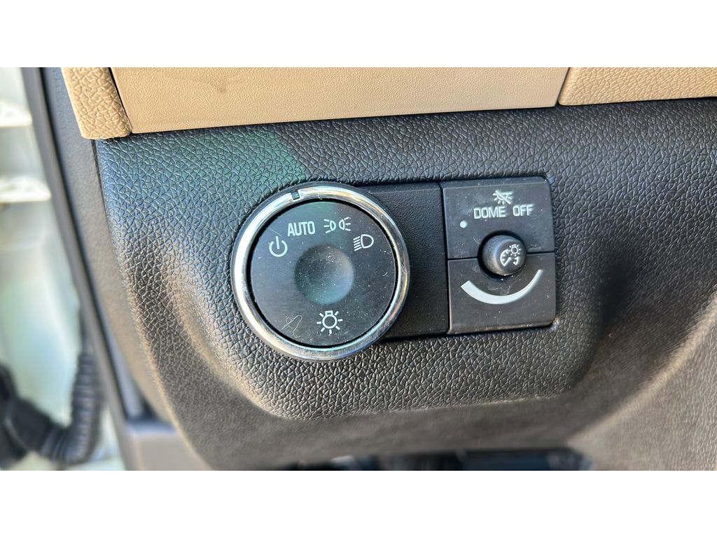 Used 2012 Chevrolet Traverse LTZ AWD/4WD image 23