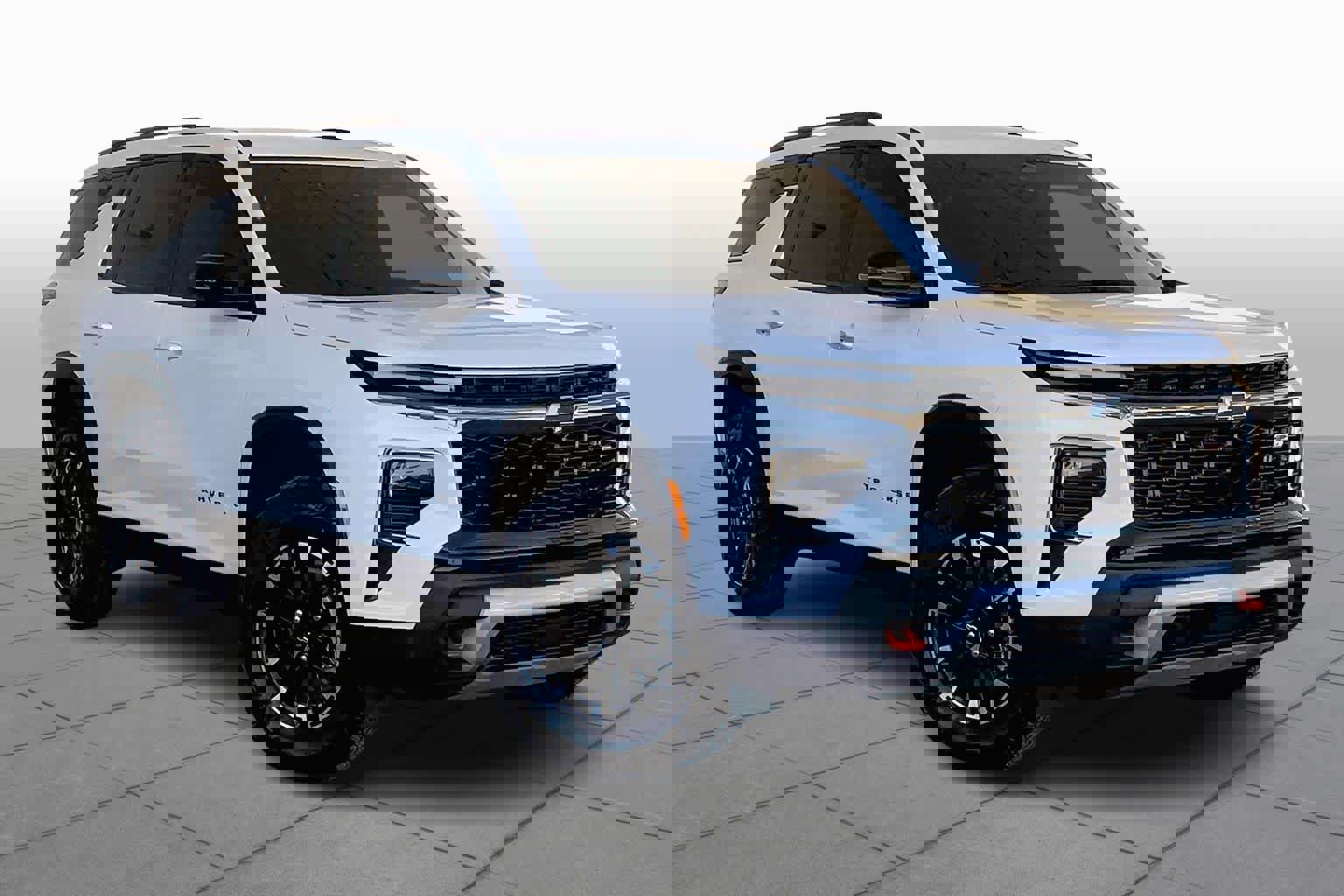 Used 2024 Chevrolet Traverse Z71 image 3