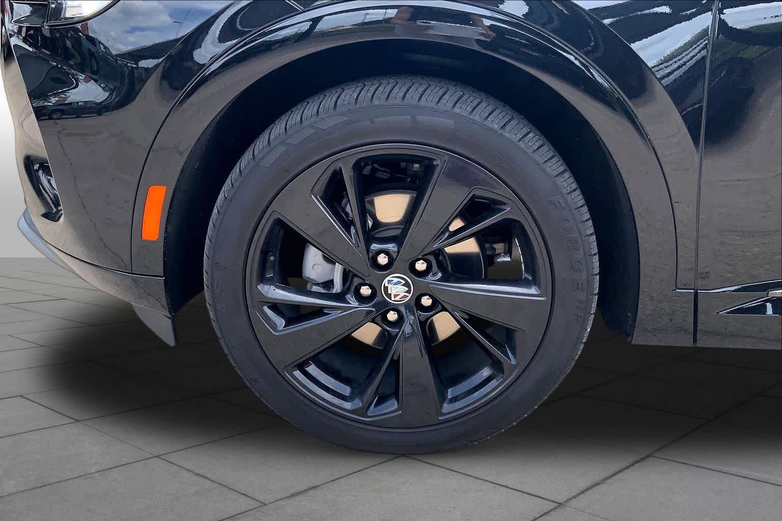 Used 2023 Buick Envision Essence w/ Sport Touring Package AWD/4WD image 11