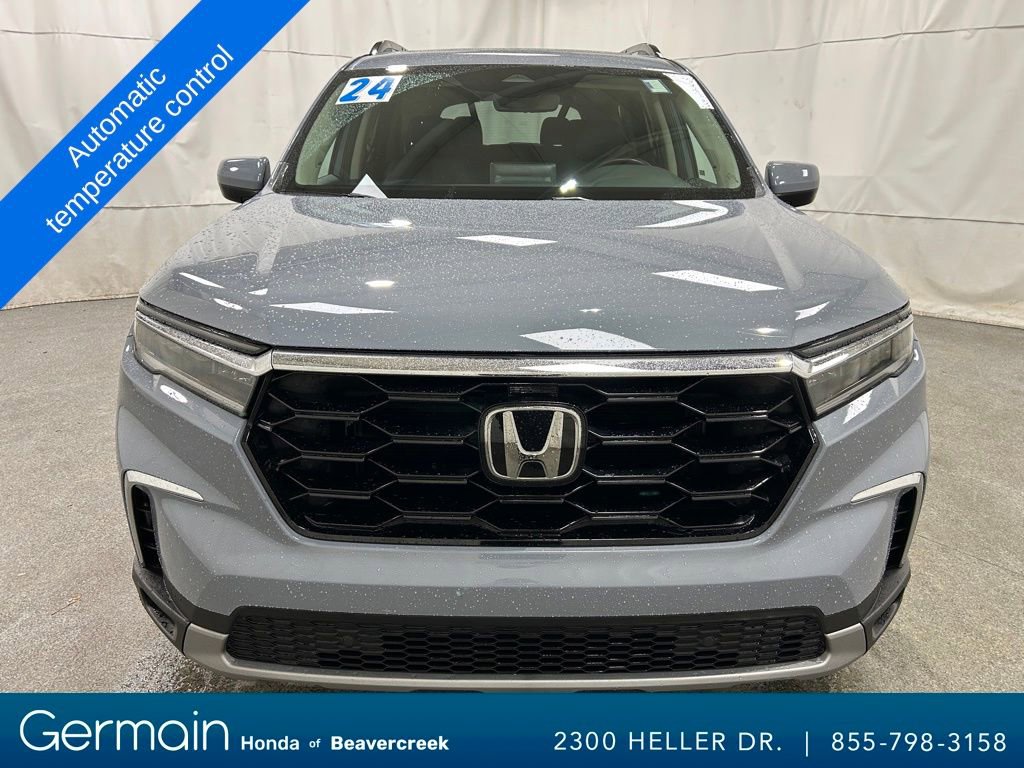 Used 2024 Honda Pilot Touring image 3