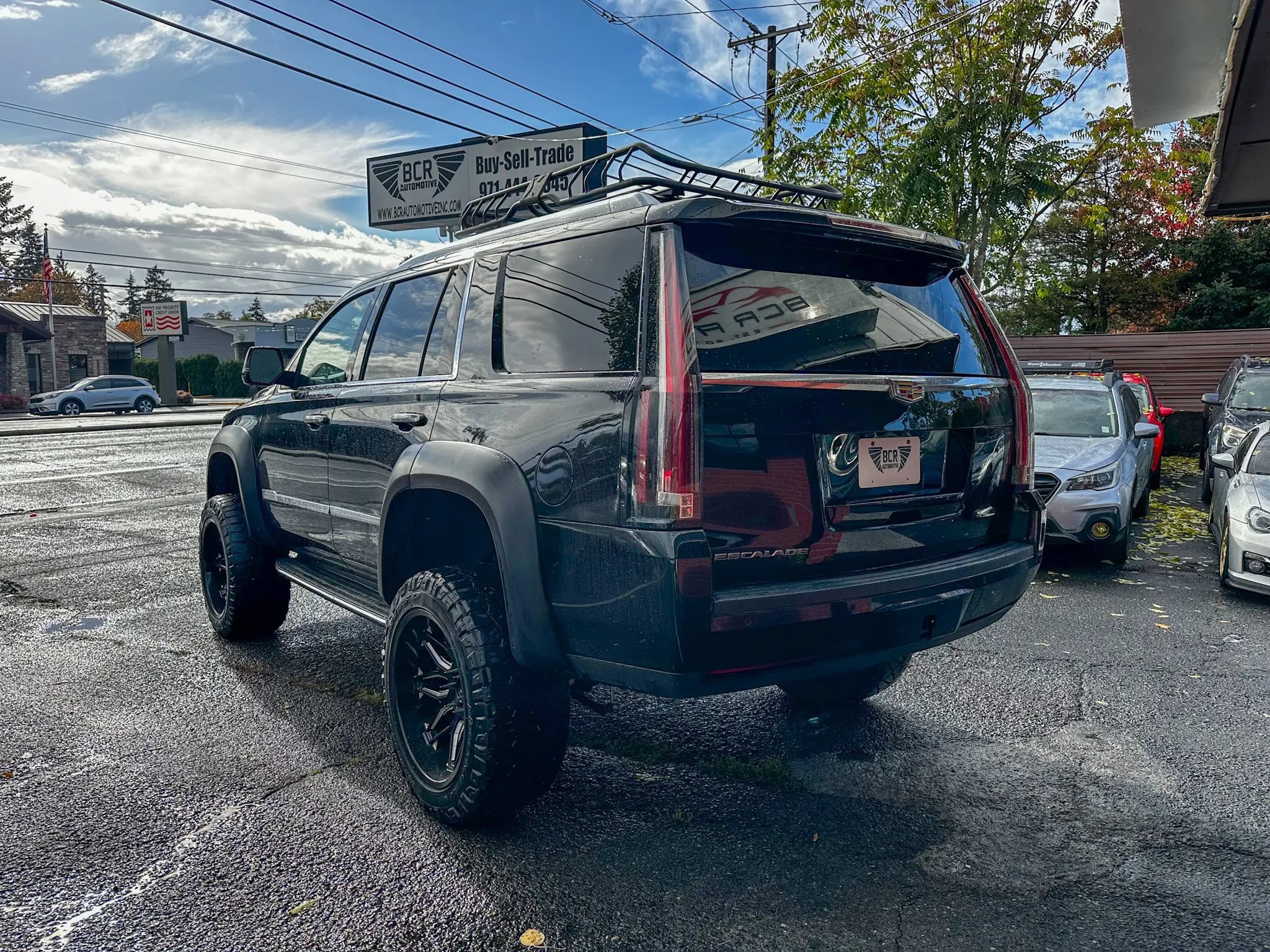 Used 2016 Cadillac Escalade Premium AWD/4WD image 2