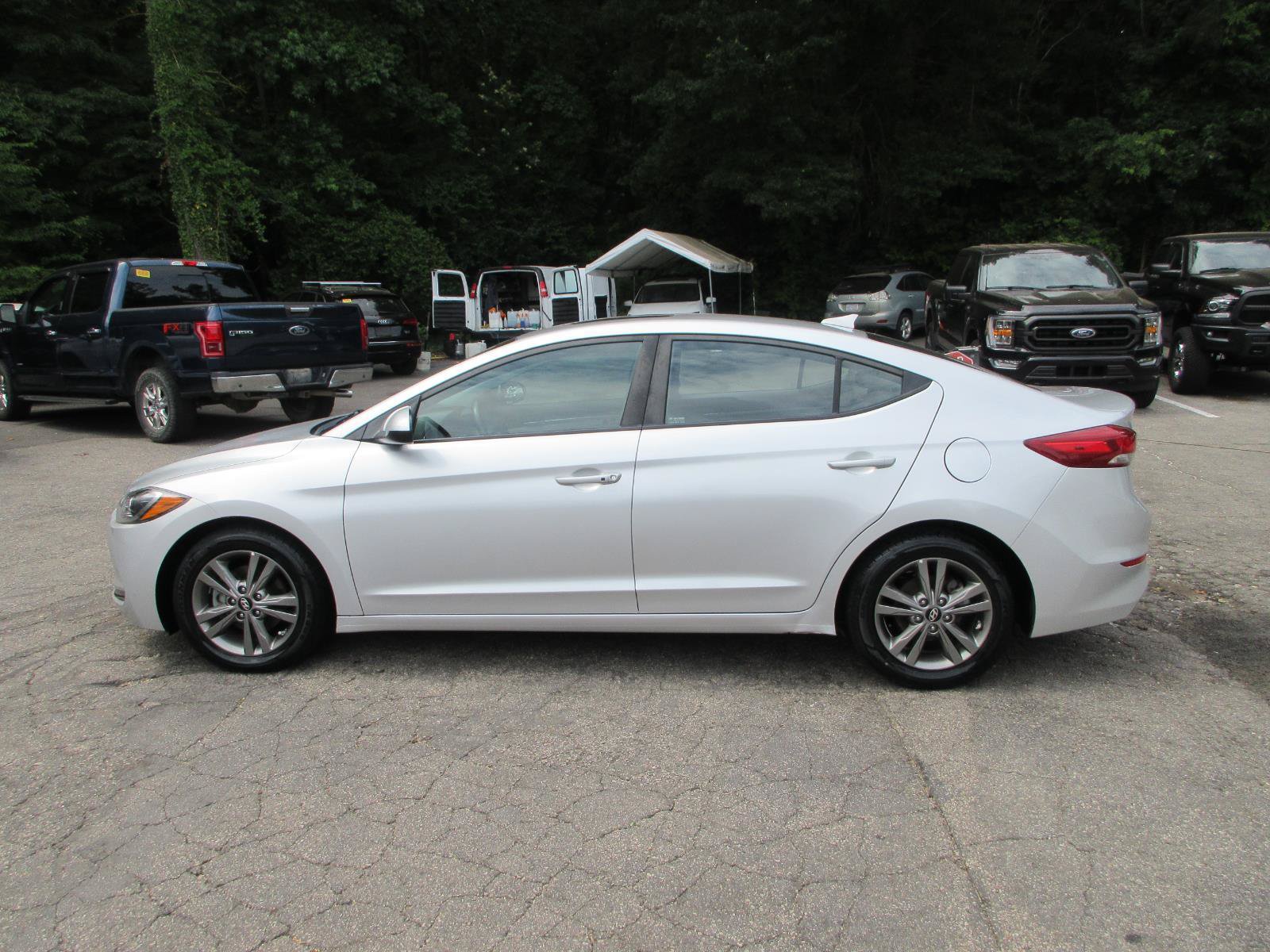 Used 2018 Hyundai Elantra Value Edition w/ Cargo Package FWD image 8