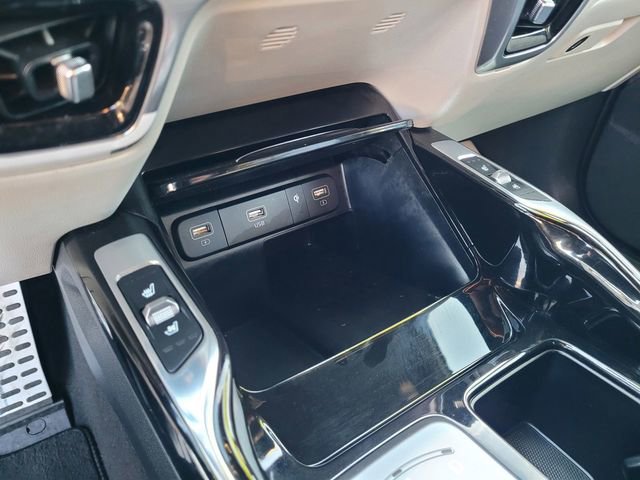 Used 2023 Kia Sorento SX Prestige image 18