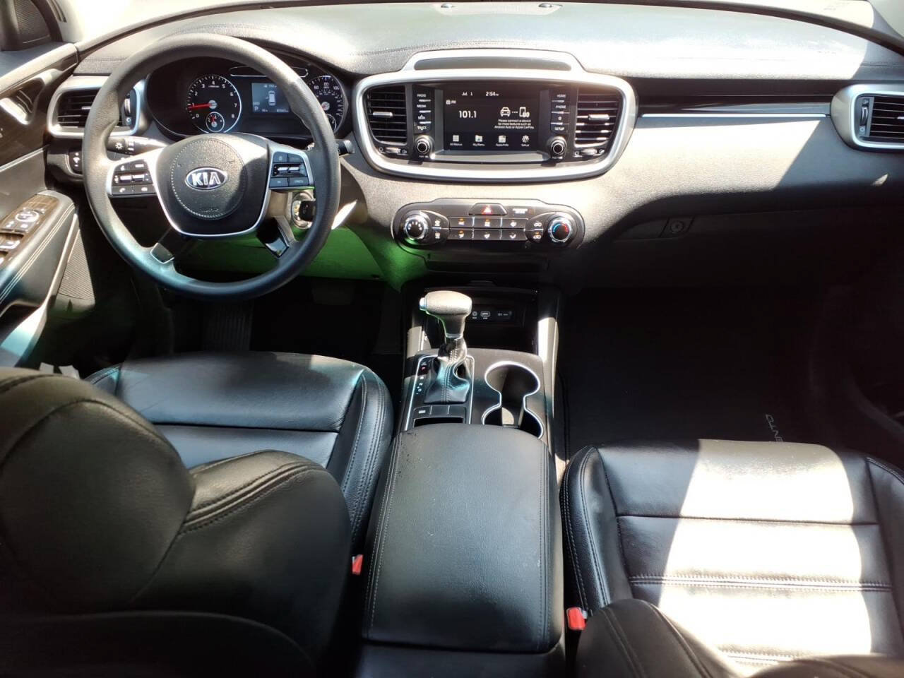 Used 2020 Kia Sorento L FWD image 11