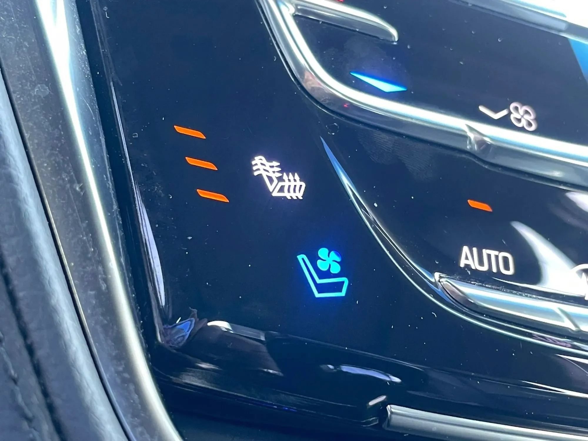 Used 2019 Cadillac CTS Luxury RWD image 27