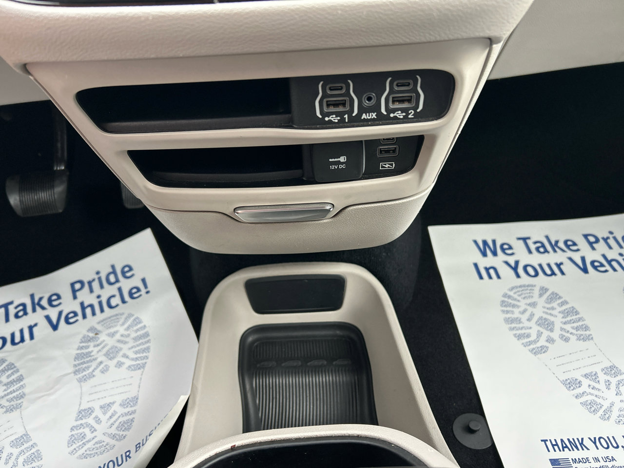 Used 2022 Chrysler Pacifica Touring-L image 16