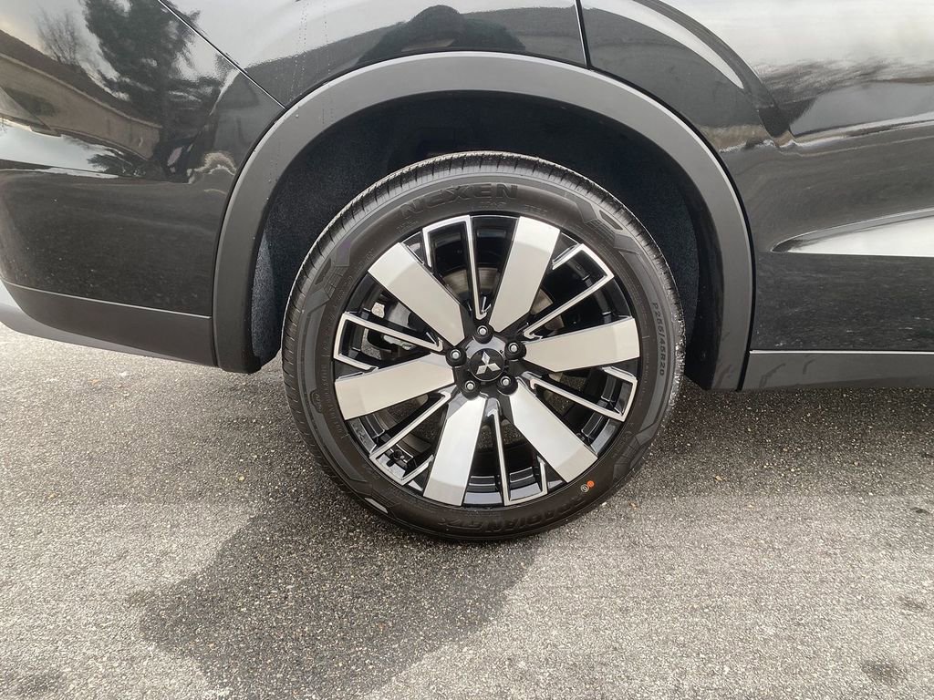 New 2026 Mitsubishi Outlander SE image 30