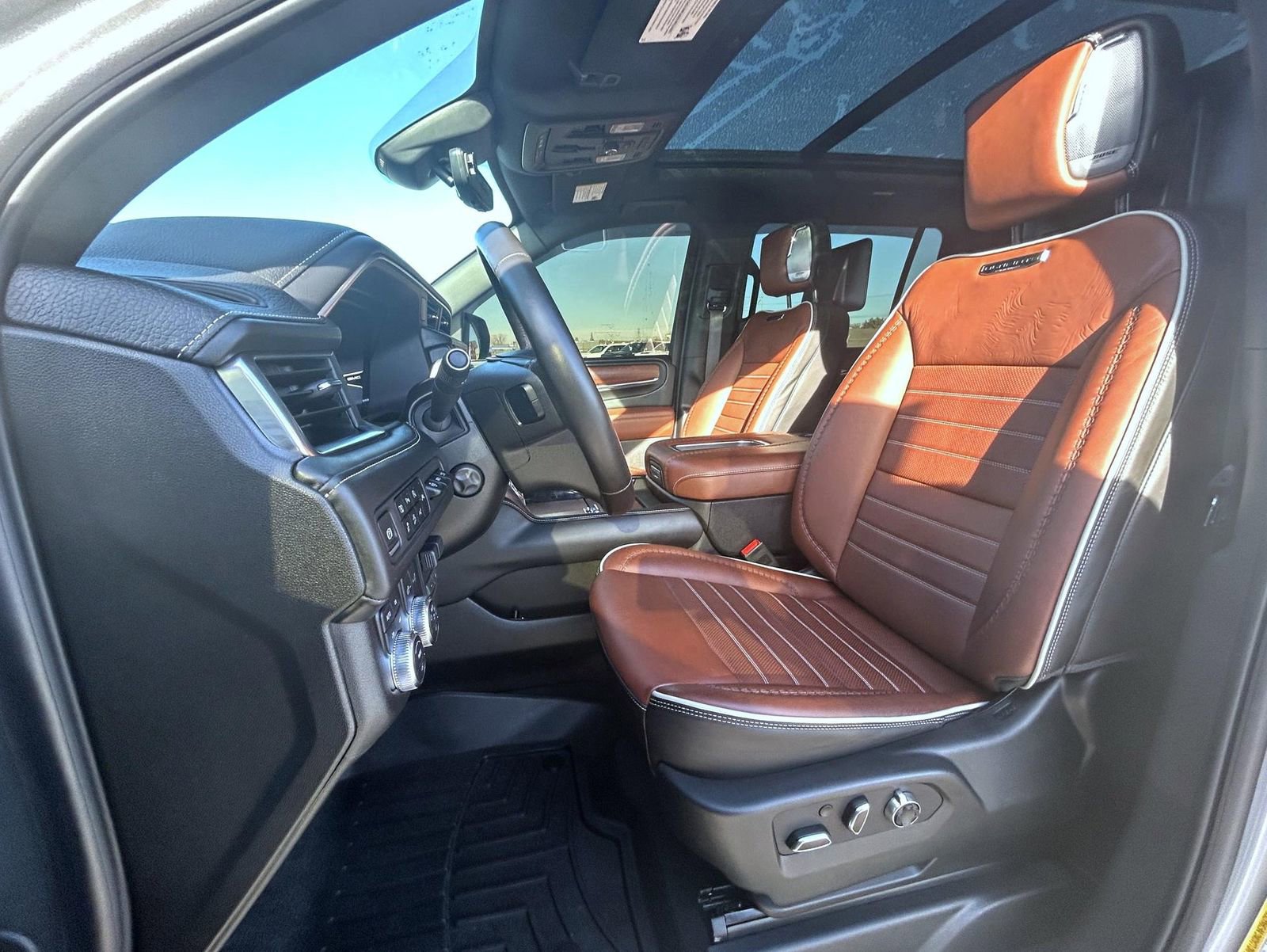 Used 2024 GMC Yukon XL Denali Ultimate image 10