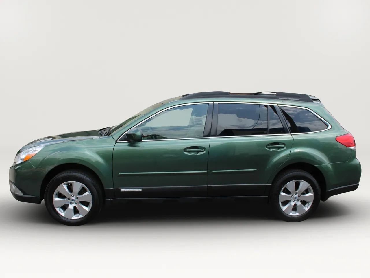 Used 2012 Subaru Outback 3.6R Limited AWD/4WD image 5