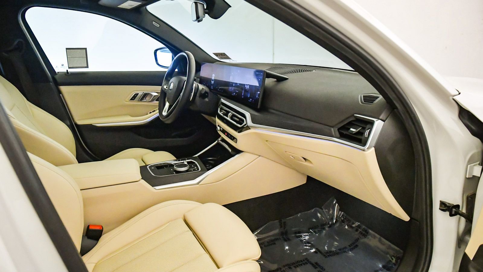 Used 2023 BMW 330i Sedan w/ Driving Assistance Package image 16