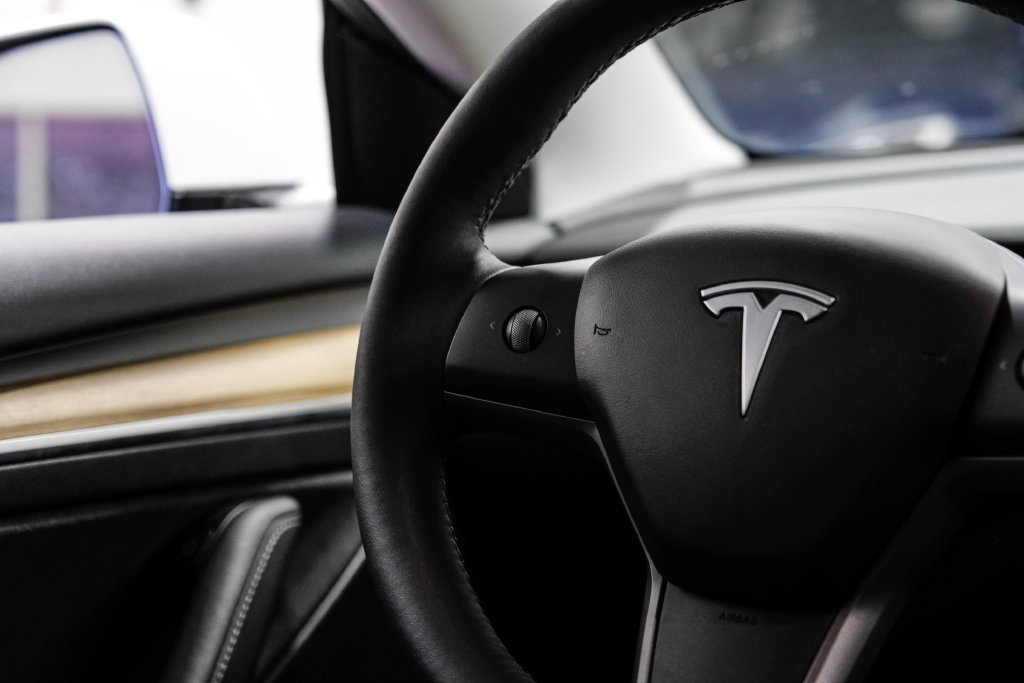 Used 2021 Tesla Model 3 Standard Range Plus RWD image 18