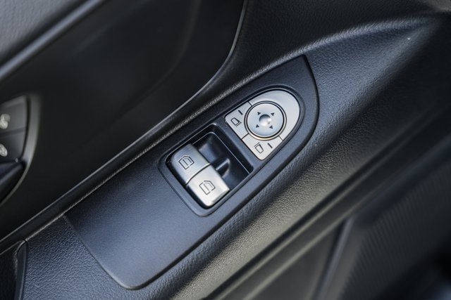 Used 2018 Mercedes-Benz Metris Passenger image 28