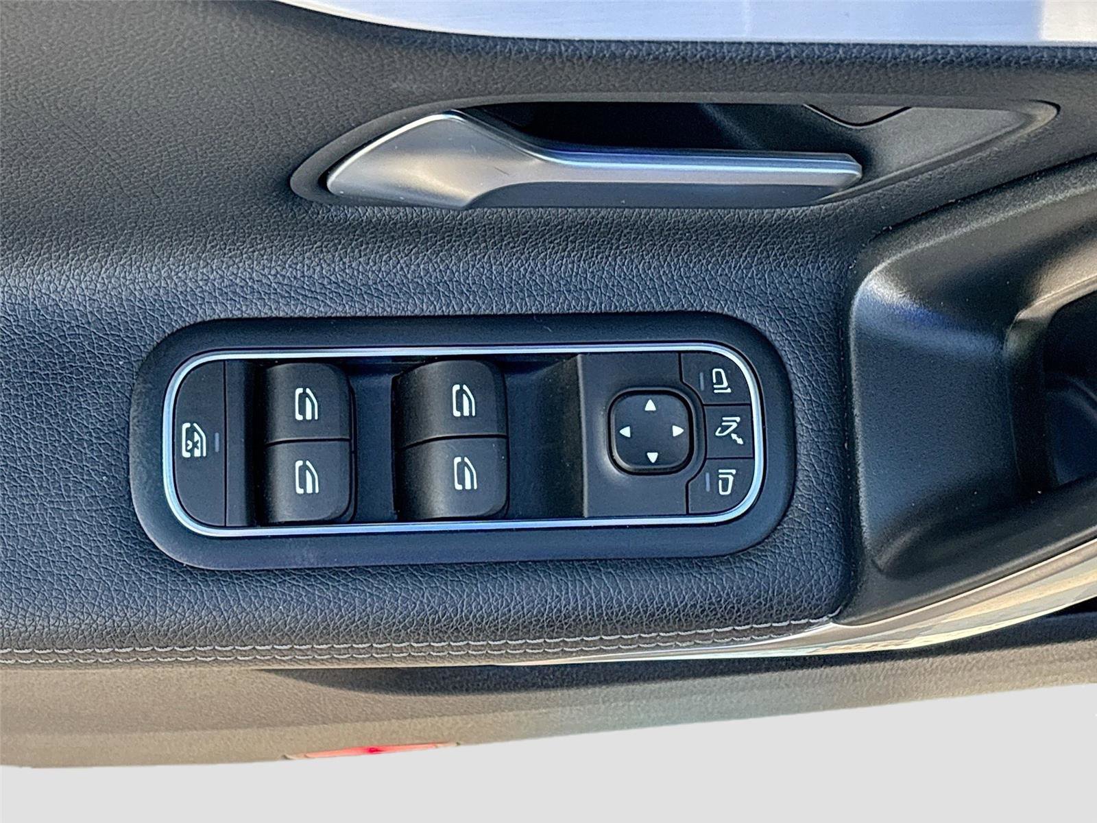 Used 2025 Mercedes-Benz CLA 250 image 18