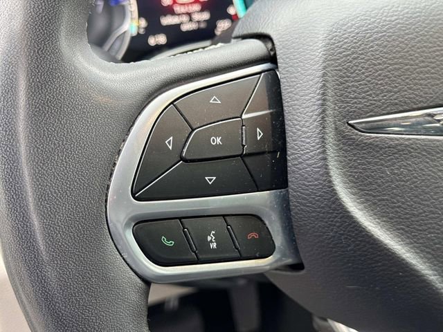 Used 2023 Chrysler Pacifica Touring-L FWD image 30