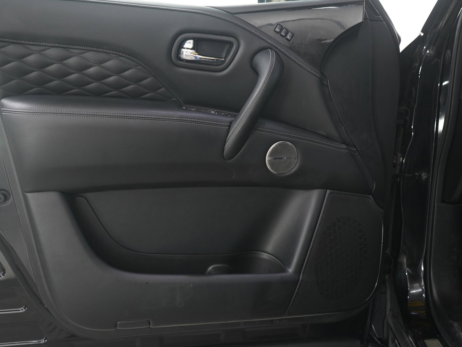 Used 2024 INFINITI QX80 Premium Select image 24